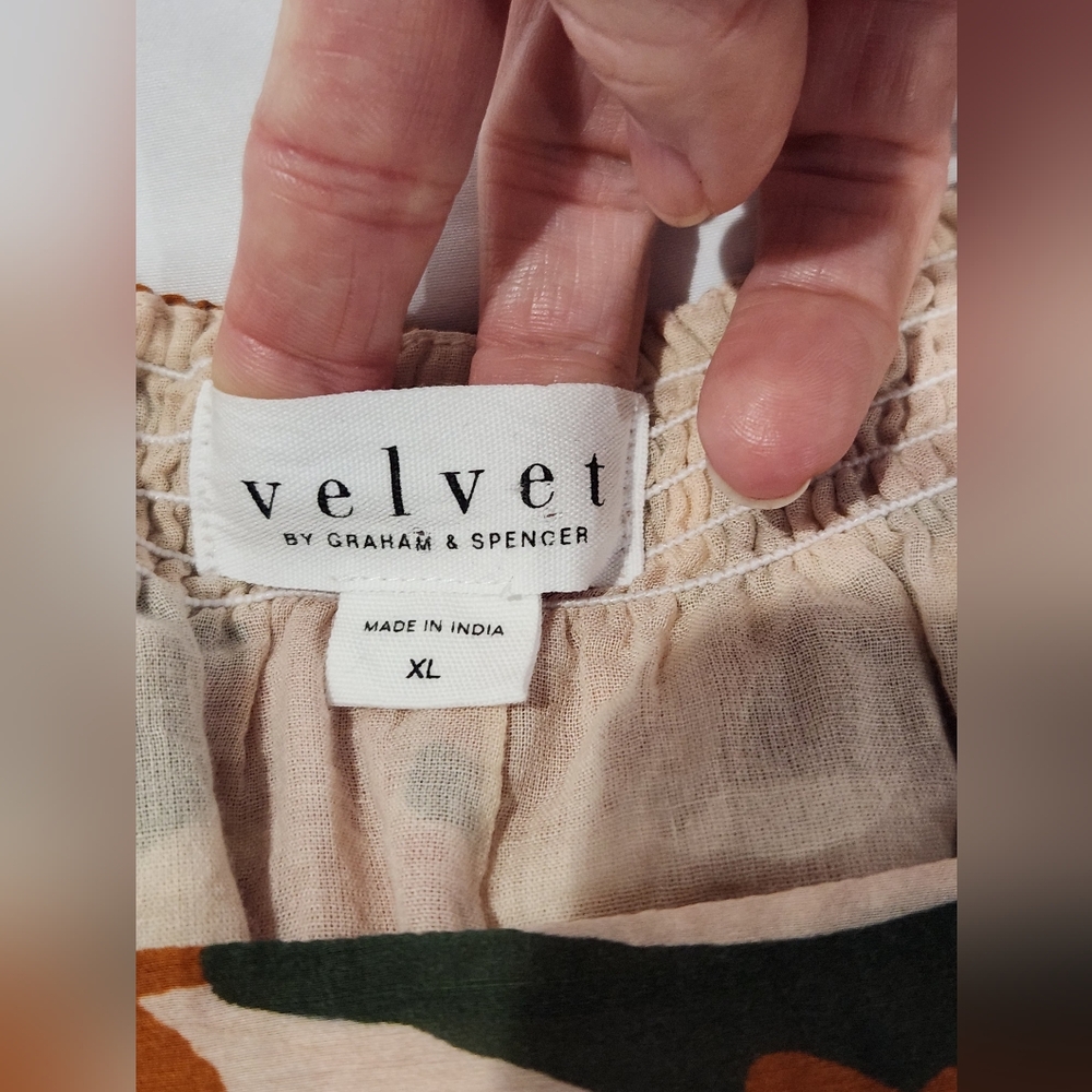 Velvet by Graham & Spencer Evereve Exclusive Silk Blend Floral Blouse - Size XL - Picture 3 of 7